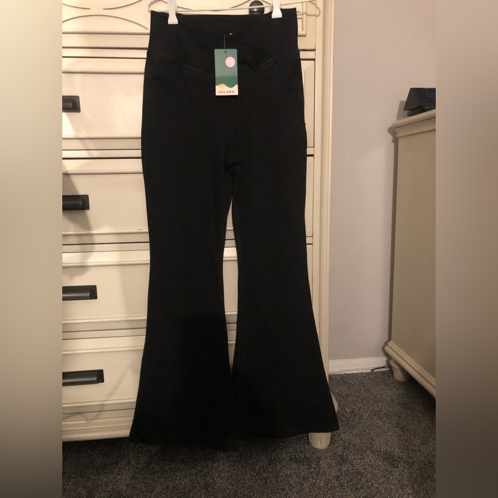 HalaraMagic High Waisted Crossover Pocket Pitch Black Denim M Regular